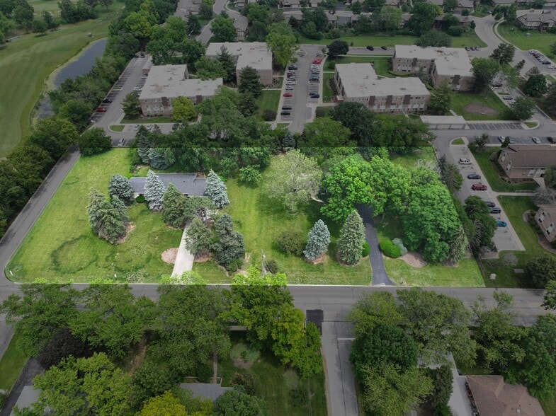 305 S Lambert Rd, Glen Ellyn, IL for sale - Aerial - Image 1 of 1