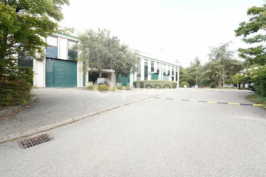 1 Rue Des Vergers, Limonest à louer - Photo du bâtiment - Image 3 de 14