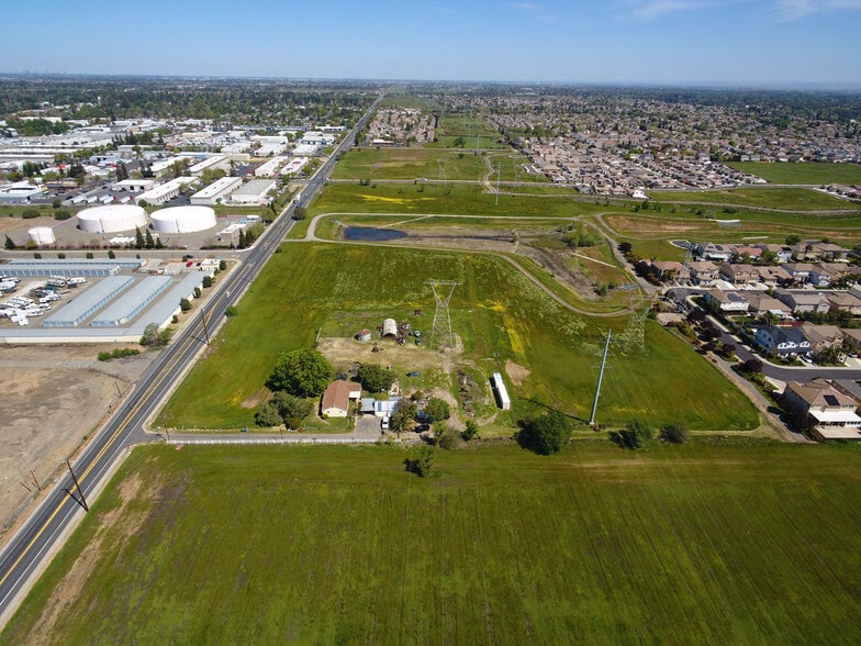 9846 Waterman Rd, Elk Grove, CA à vendre - Photo principale - Image 1 de 4