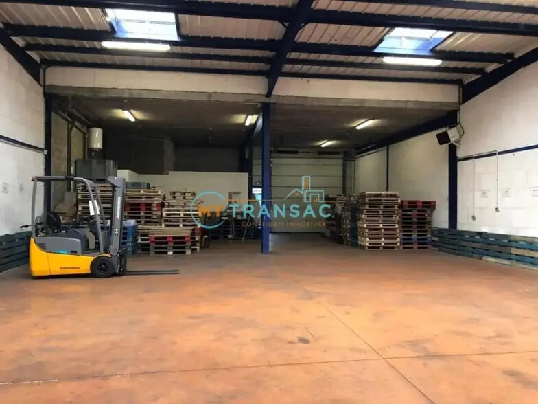 Flex in Villepinte for lease - Building Photo - Image 3 of 5