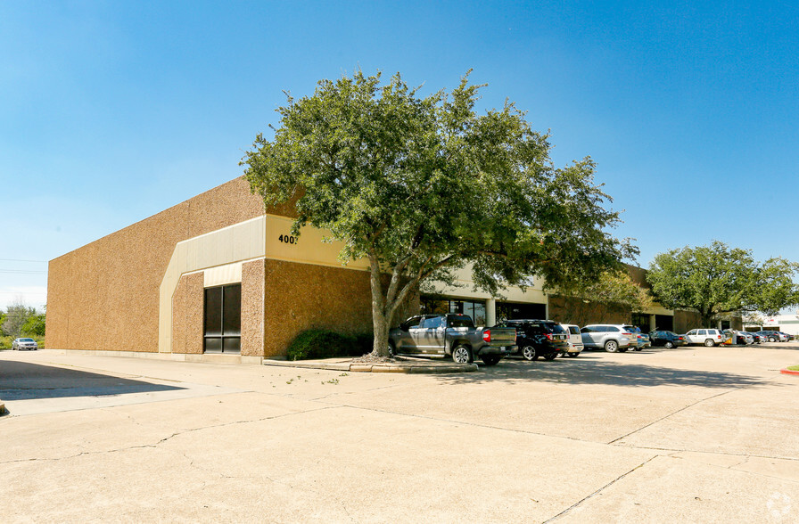 4007 Greenbriar Dr, Stafford, TX for lease - Building Photo - Image 1 of 3