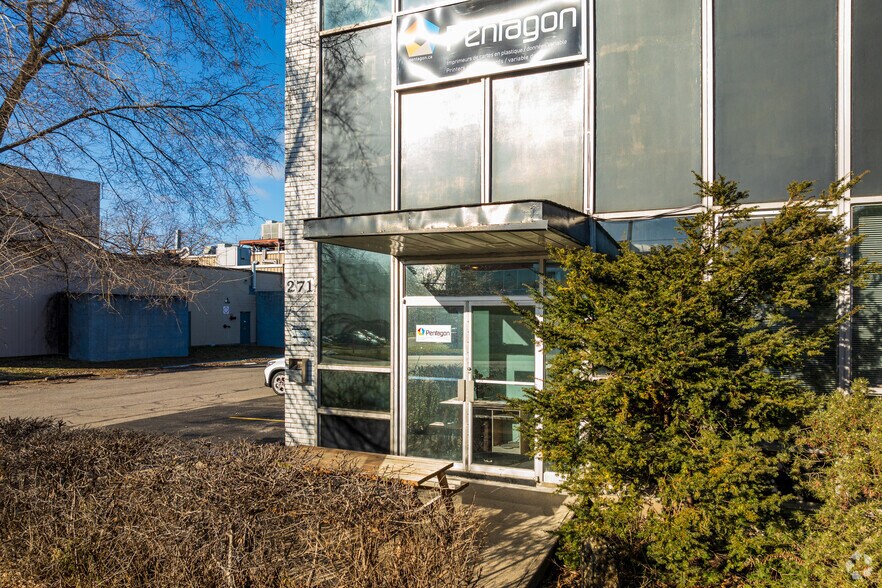 271 Av Labrosse, Pointe-claire, QC à louer - Photo du bâtiment - Image 2 de 4