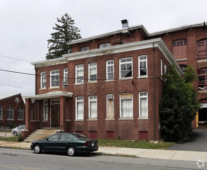 305 Nash Rd, New Bedford, MA for lease - Building Photo - Image 3 of 4