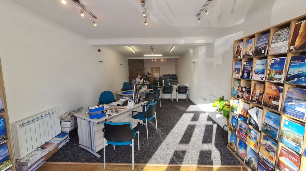 1 The Bridge, Guernsey for sale - Interior Photo - Image 2 of 5