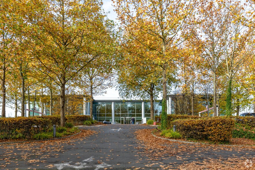 229 Rue De La Belle Etoile, Roissy-en-France à louer - Photo du bâtiment - Image 2 de 2