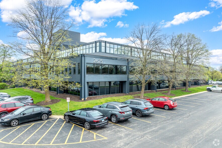 2625 Butterfield Rd, Oak Brook, IL à louer - Photo du bâtiment - Image 2 de 31