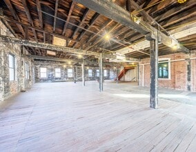 110 Kent Ave, Brooklyn, NY à vendre Photo intérieure- Image 2 de 2