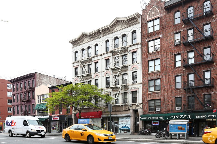 205 8th Ave, New York, NY à louer - Photo du bâtiment - Image 3 de 4