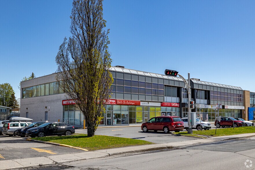 2122-2134 Av Victoria, Longueuil, QC à louer - Photo principale - Image 1 de 9