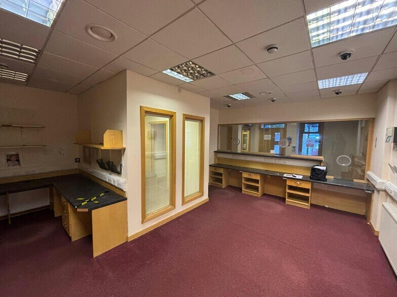 261 Main St, Wishaw à vendre - Photo du bâtiment - Image 2 de 5