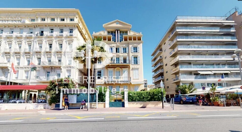 Commerce de détail dans Nice à vendre - Photo du bâtiment - Image 2 de 4