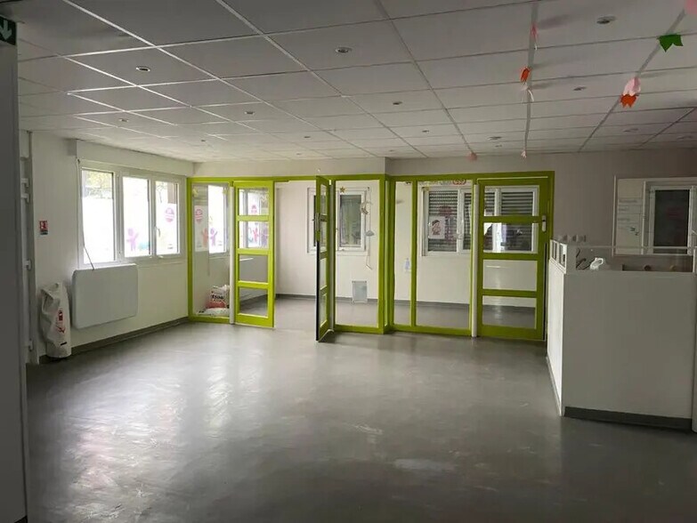 Flex in Boulogne-Billancourt for lease - Interior Photo - Image 2 of 4