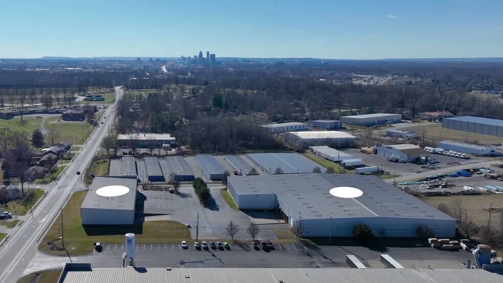 3001 Hamburg Pike, Jeffersonville, IN à vendre - Vidéo sur l’inscription commerciale - Image 2 de 34
