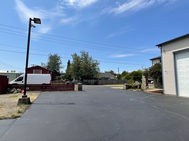 152 Stage St N, Tenino, WA for lease - Building Photo - Image 2 of 13