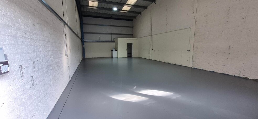 Merchant Pl, Kirkcaldy for lease - Building Photo - Image 2 of 5