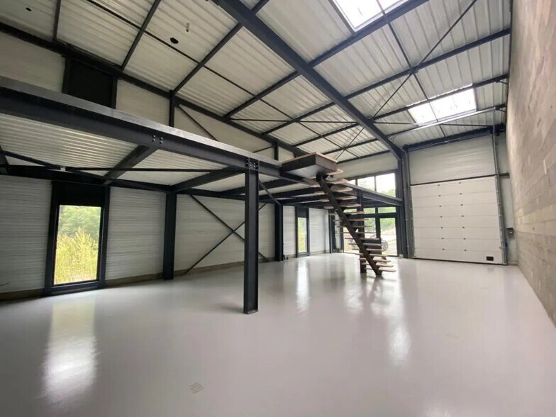 Flex dans Chaponost à louer - Photo intérieure - Image 2 de 5