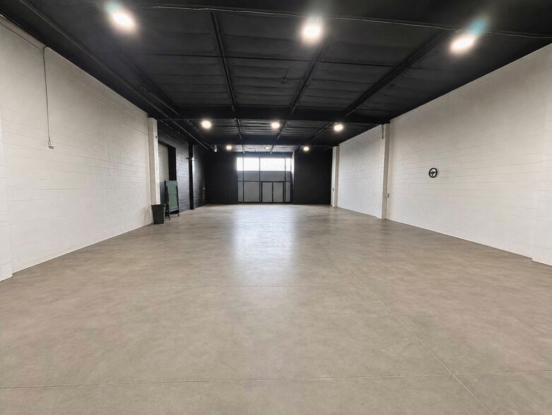 353 S Clarence St, Los Angeles, CA for lease - Building Photo - Image 2 of 4