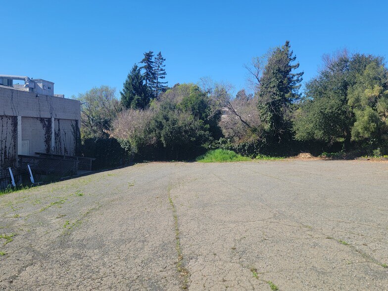 425 Appian Way, El Sobrante, CA à vendre - Photo du bâtiment - Image 3 de 10