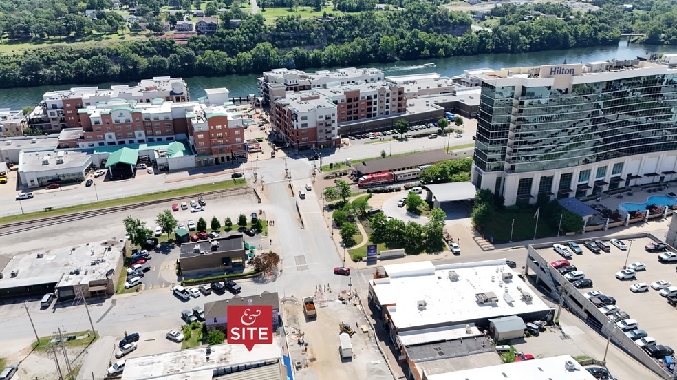 117-119 E Main St, Branson, MO à louer - Photo du bâtiment - Image 3 de 5