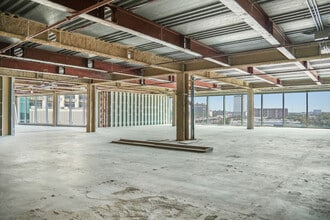 2100 Travis St, Houston, TX for lease Interior Photo- Image 2 of 6