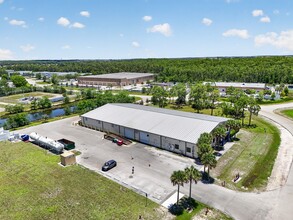 9971 Bavaria Rd, Fort Myers, FL à vendre Photo du bâtiment- Image 2 de 3