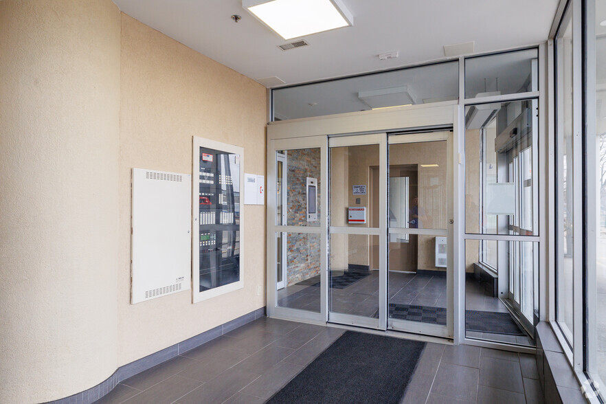 160 George St, Sarnia, ON à louer - Photo intérieure - Image 3 de 21
