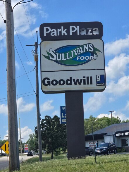 2000-2030 W Galena Ave, Freeport, IL à louer - Photo du bâtiment - Image 3 de 3