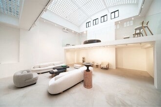 9 Rue D'Aboukir, Paris for lease Interior Photo- Image 1 of 7