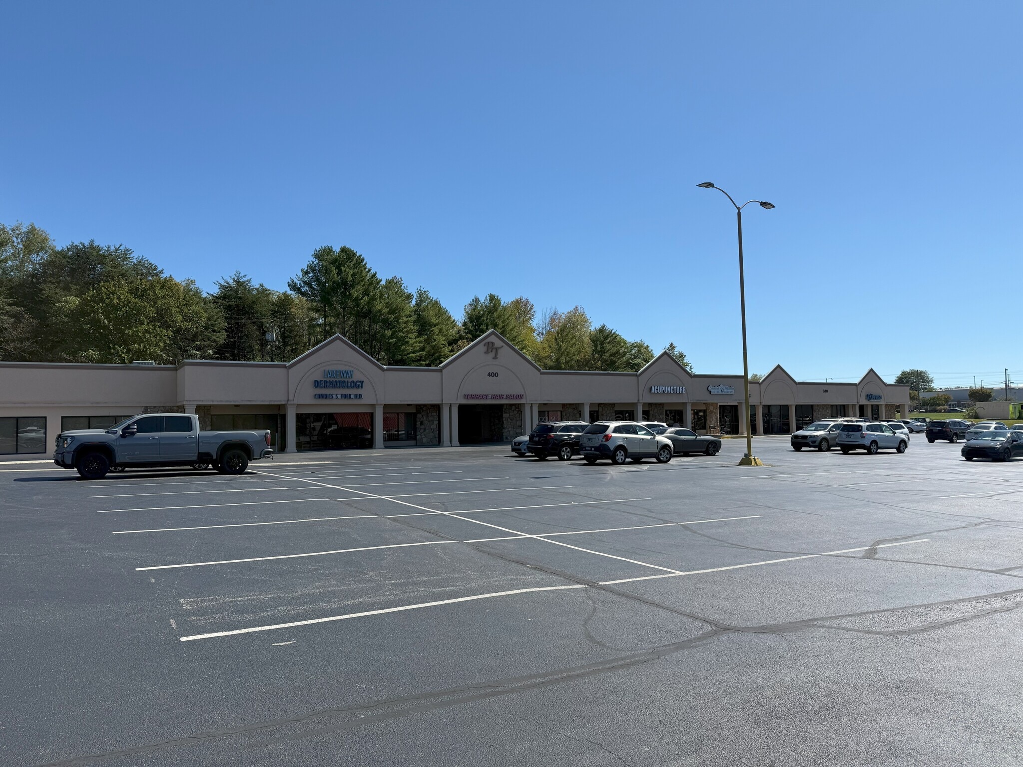 350-400 E Economy Rd, Morristown, TN for lease Building Photo- Image 1 of 1