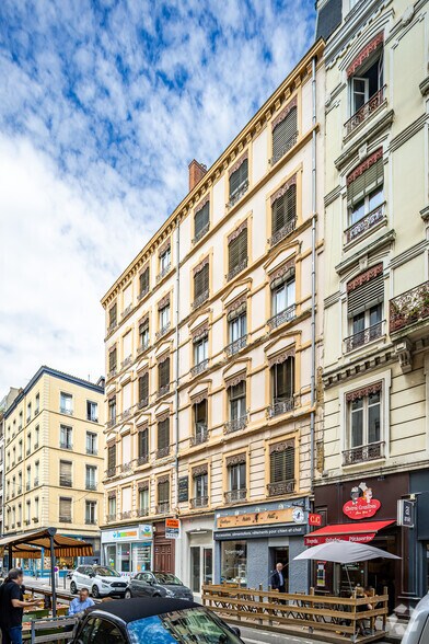 Multifamily in Lyon for sale - Building Photo - Image 2 of 8