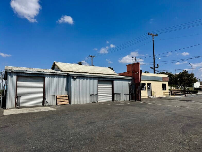 555 Spring Rd, Moorpark, CA à louer - Photo du bâtiment - Image 2 de 14