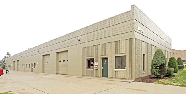 More details for 1074-1080 Centre Rd, Auburn Hills, MI - Flex for Lease