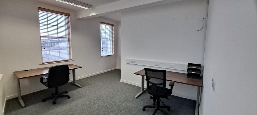 Sunderland St, Macclesfield à louer - Photo du bâtiment - Image 2 de 13