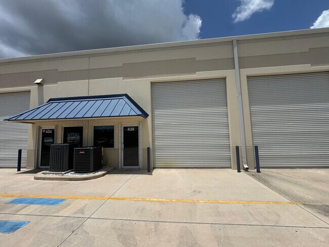 More details for 410-446 NW Lake Whitney Pl, Port Saint Lucie, FL - Flex for Lease