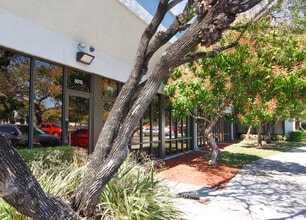 5001-5035 N Hiatus Rd, Sunrise, FL for lease Interior Photo- Image 2 of 12