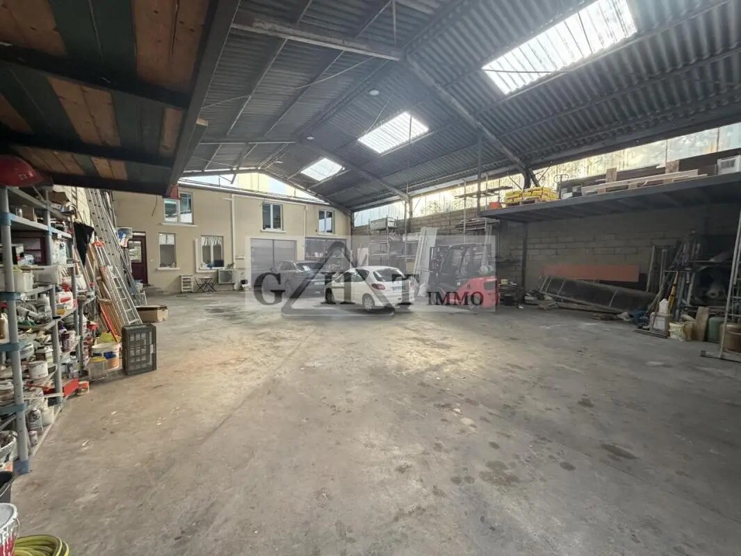 Office in Joinville-le-Pont for lease Building Photo- Image 1 of 7