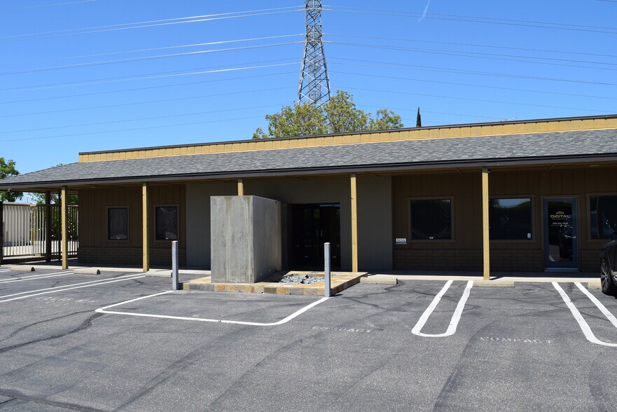 3719 Tully Rd, Modesto, CA à louer - Photo du bâtiment - Image 2 de 4