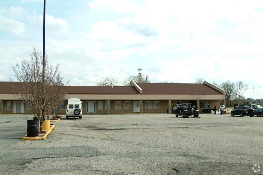 2709 Campostella Rd, Chesapeake, VA for sale - Building Photo - Image 3 of 9