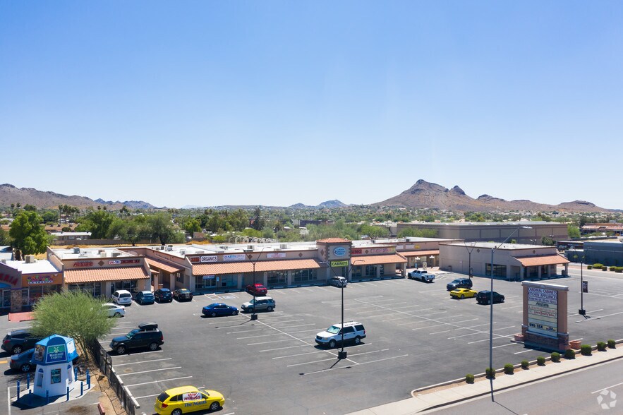 2501-2525 E Bell Rd, Phoenix, AZ à louer - Photo du bâtiment - Image 2 de 4