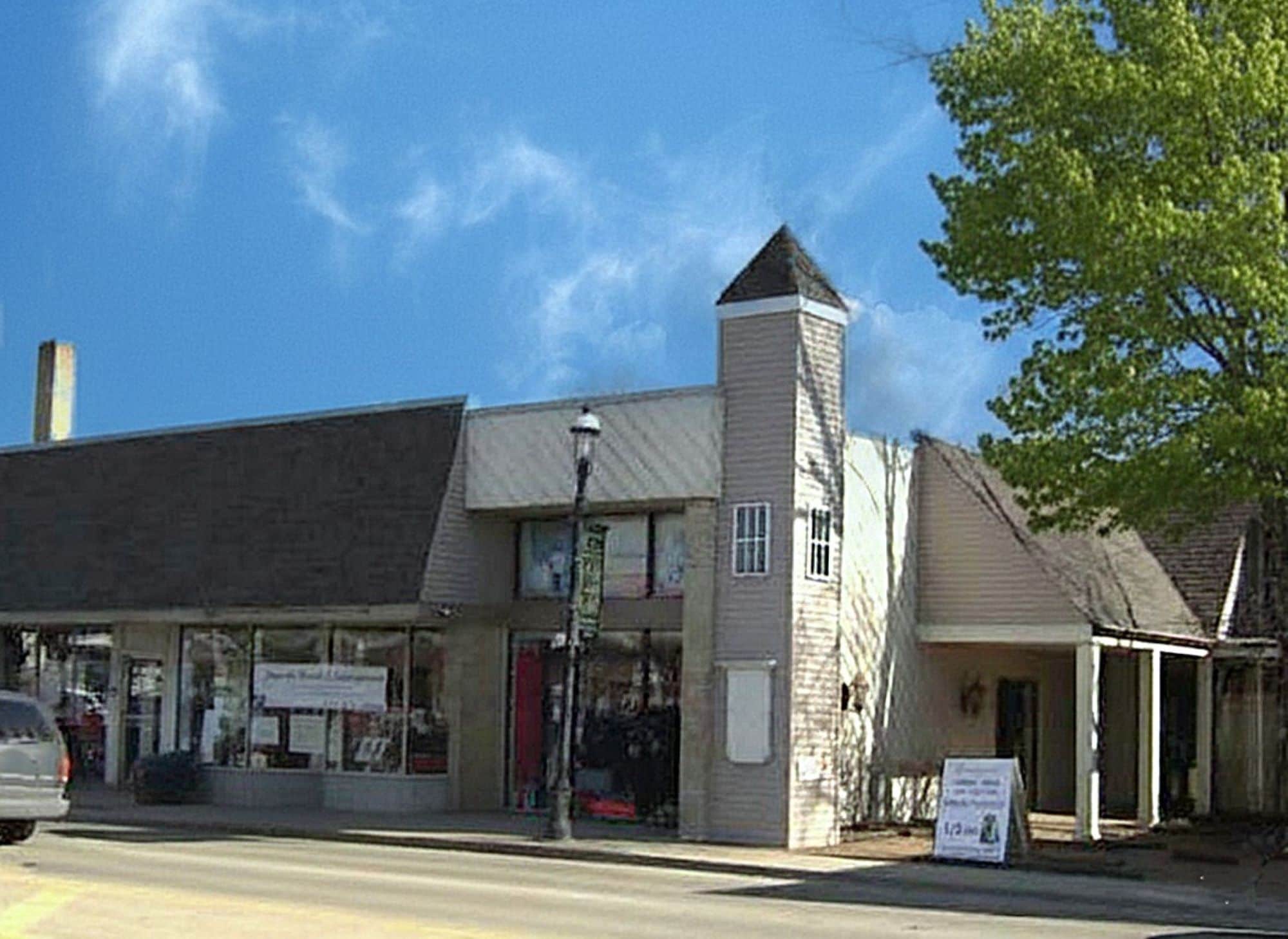 10 E Main St, East Dundee, IL for lease Primary Photo- Image 1 of 9