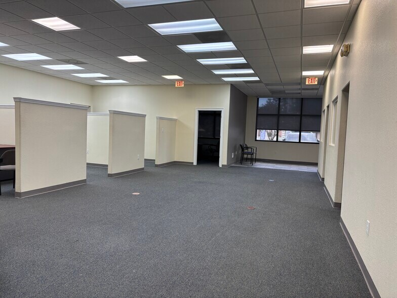 2032 Creighton Rd, Pensacola, FL for lease - Building Photo - Image 2 of 18