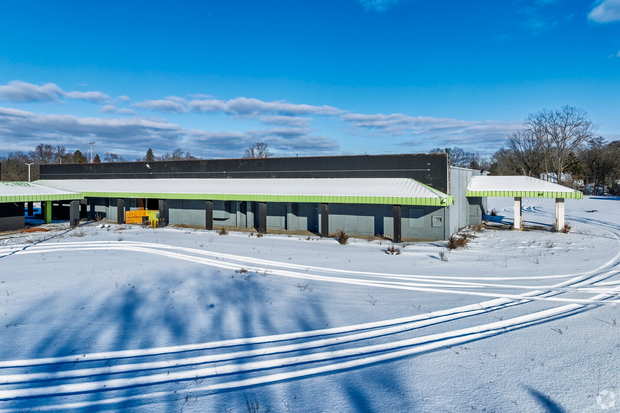 3402 Richfield Rd, Flint, MI for lease Primary Photo- Image 1 of 97