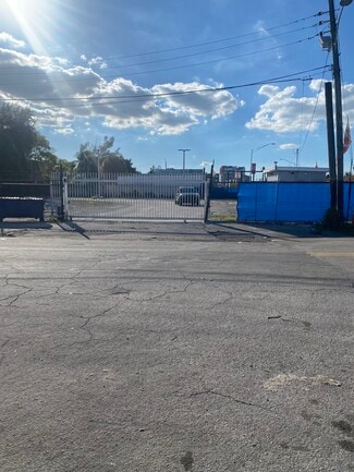 Plus de détails pour 300 NW 79th St, Miami, FL - Terrain à vendre