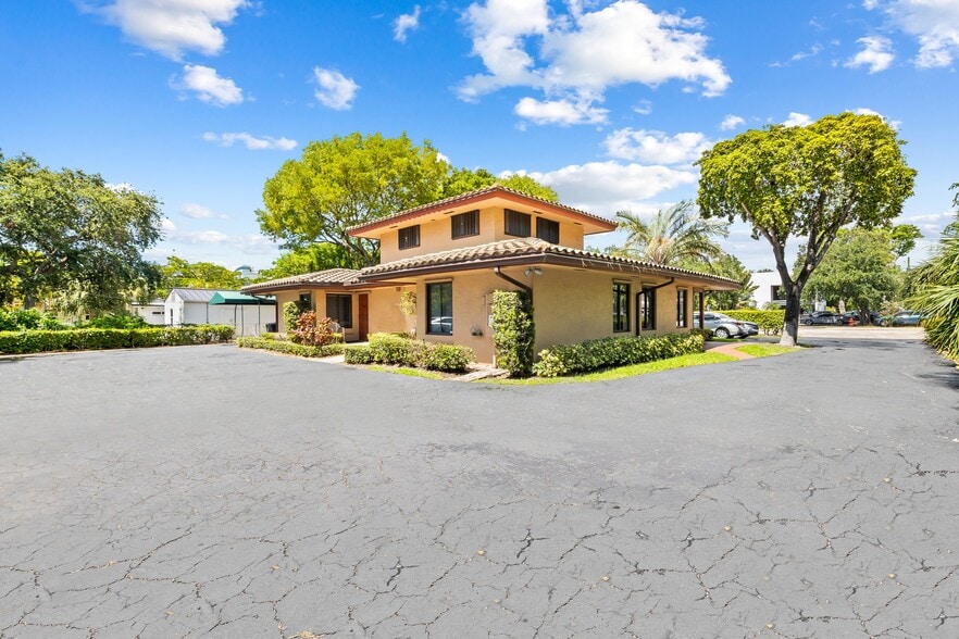 1322 SE 3rd Ave, Fort Lauderdale, FL à vendre - Photo du bâtiment - Image 2 de 14