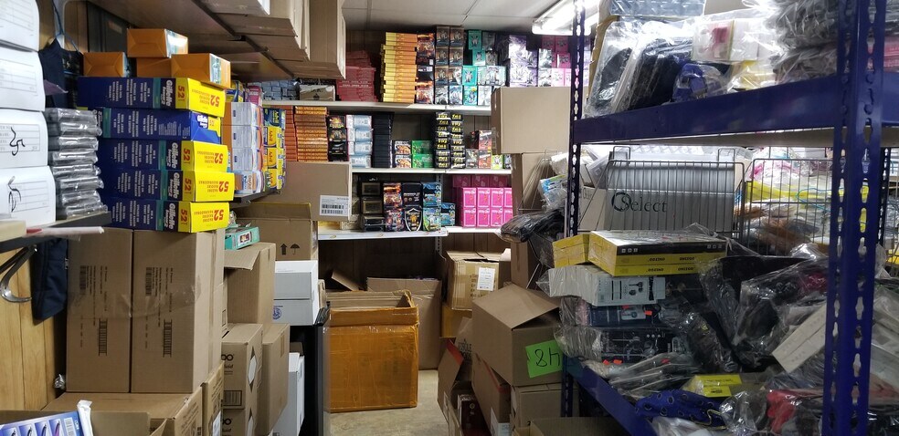 4433 Whitaker Ave, Philadelphia, PA à vendre - Photo du bâtiment - Image 1 de 5