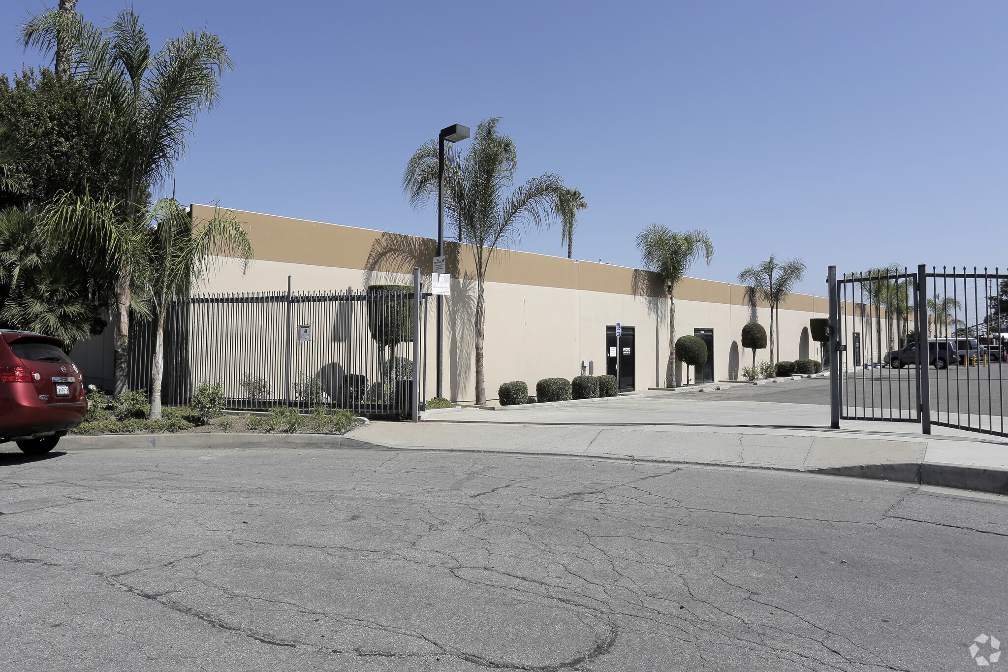 13656-13666 Bora Dr, Santa Fe Springs, CA à louer Photo du bâtiment- Image 1 de 8