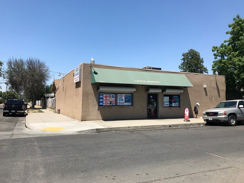 2301 E Lewis St, Fresno, CA à vendre - Photo du bâtiment - Image 3 de 20
