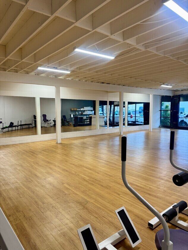 1208-1210 N La Brea Ave, Inglewood, CA for lease Interior Photo- Image 1 of 3