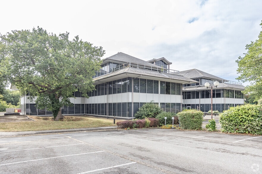Whitehill Way, Swindon for lease - Building Photo - Image 2 of 5