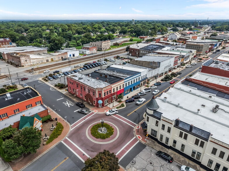 220-222 S Scales St, Reidsville, NC for sale - Building Photo - Image 3 of 47